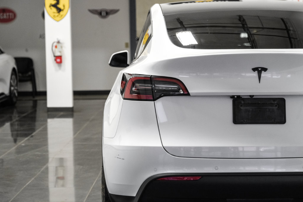 Used 2021 Tesla Model Y Long Range AWD/4WD image 41