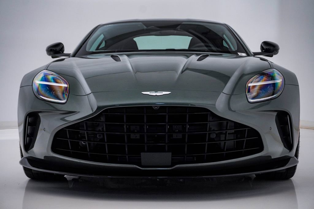 Used 2025 Aston Martin V8 Vantage Coupe RWD image 5