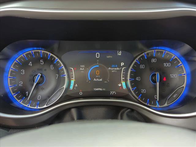 Used 2023 Chrysler Pacifica Touring-L FWD image 10