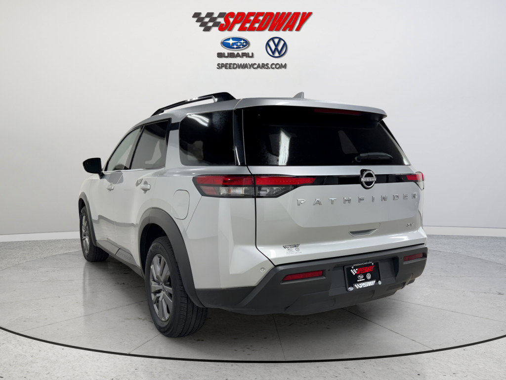 Used 2024 Nissan Pathfinder SV image 5