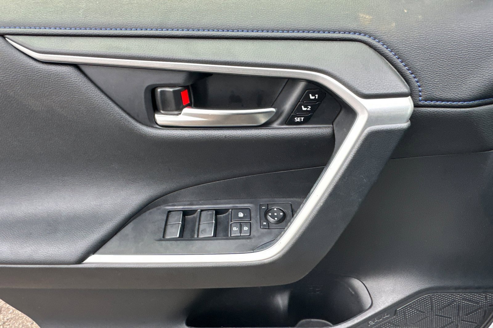 Used 2024 Toyota RAV4 XSE image 11