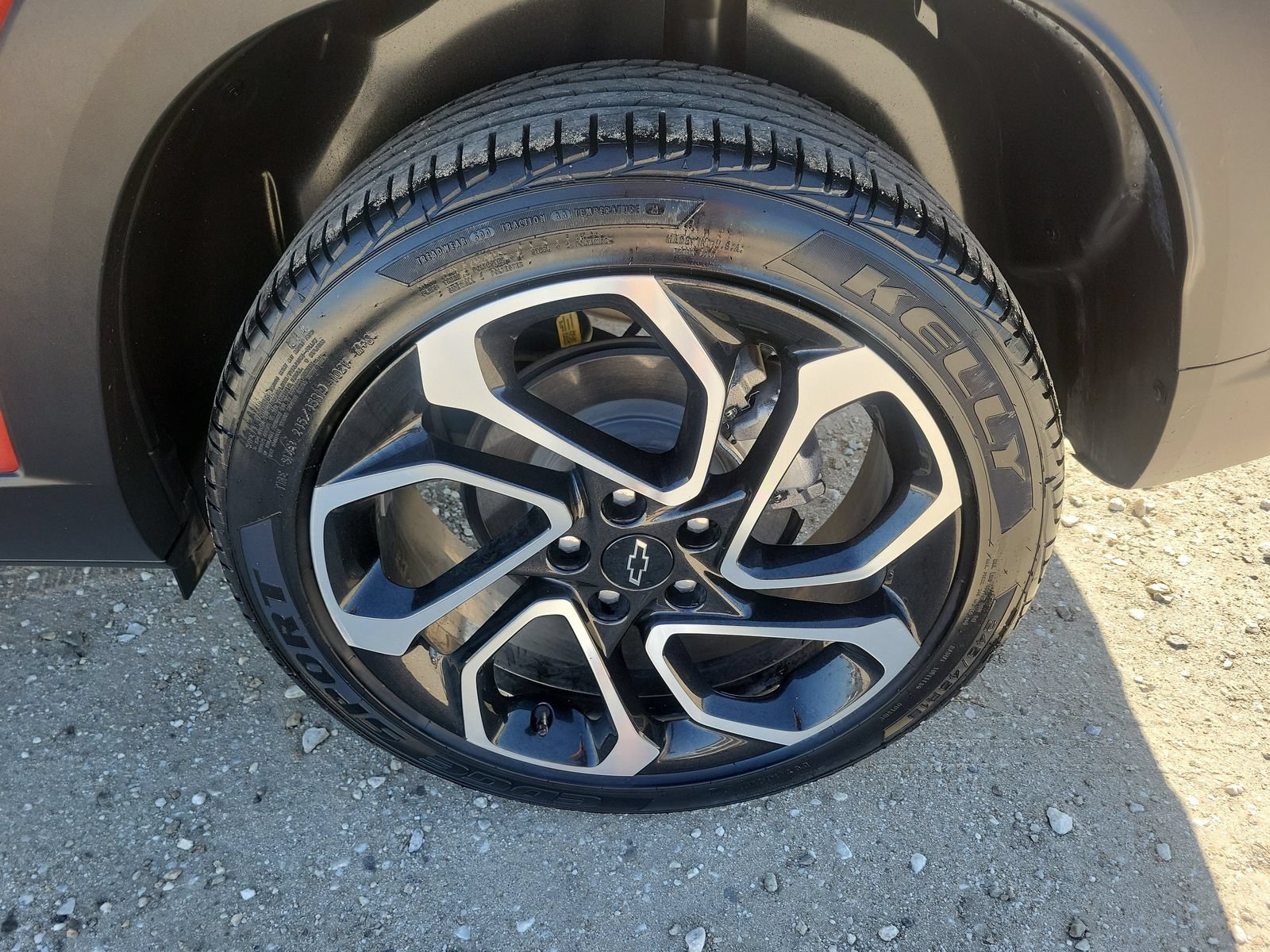 Used 2024 Chevrolet Trax RS FWD image 32