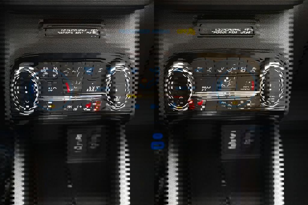 Used 2022 Ford Escape Titanium w/ Titanium Elite Package image 24