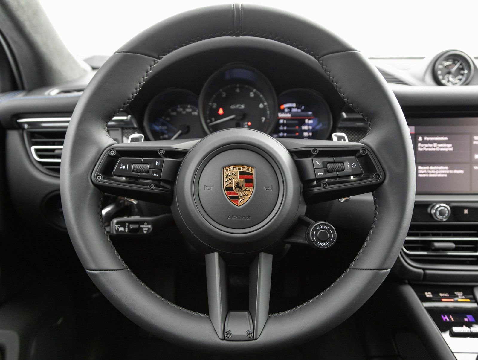 New 2026 Porsche Macan GTS image 13
