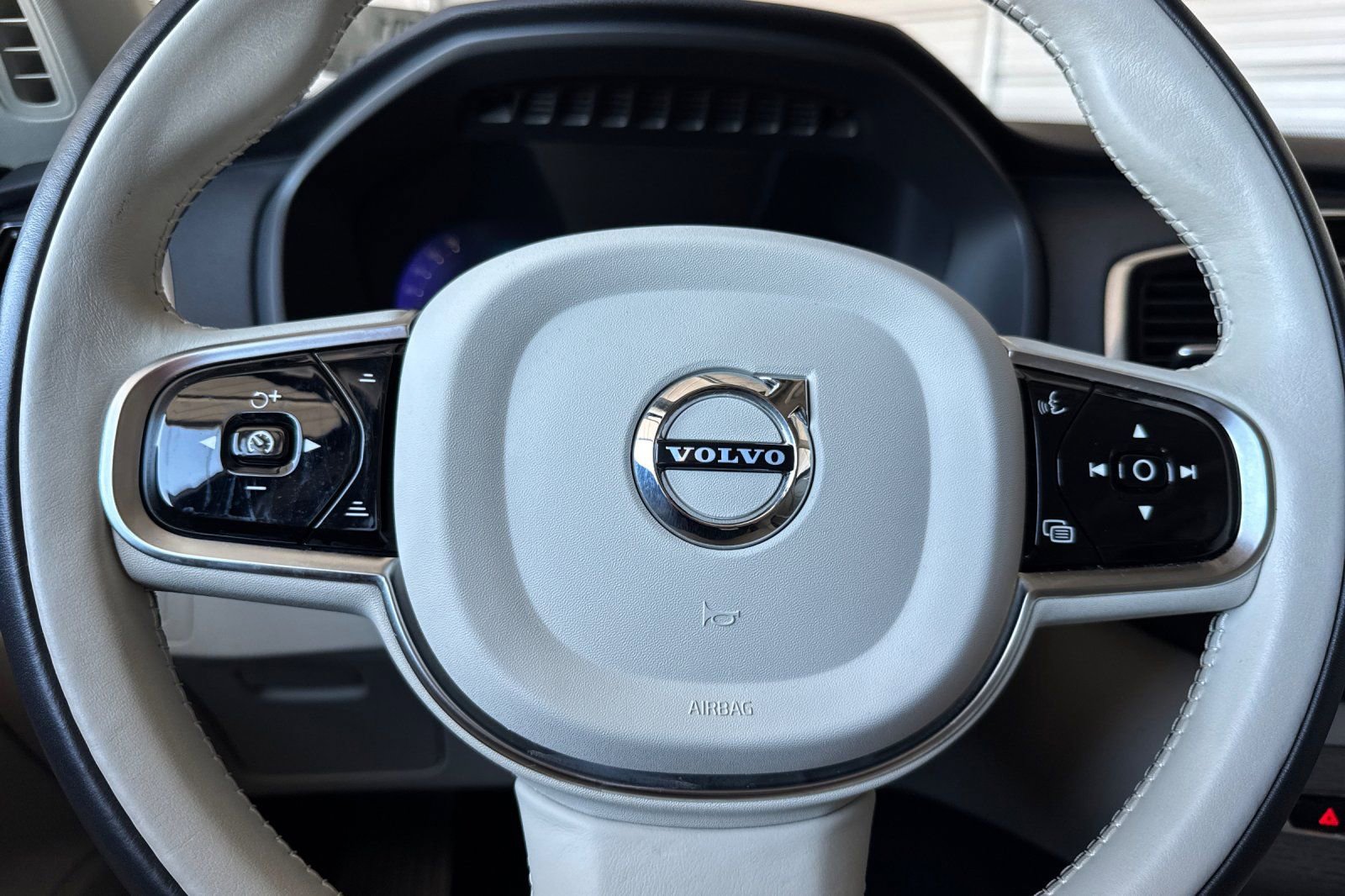 Used 2023 Volvo XC90 T8 Plus image 28