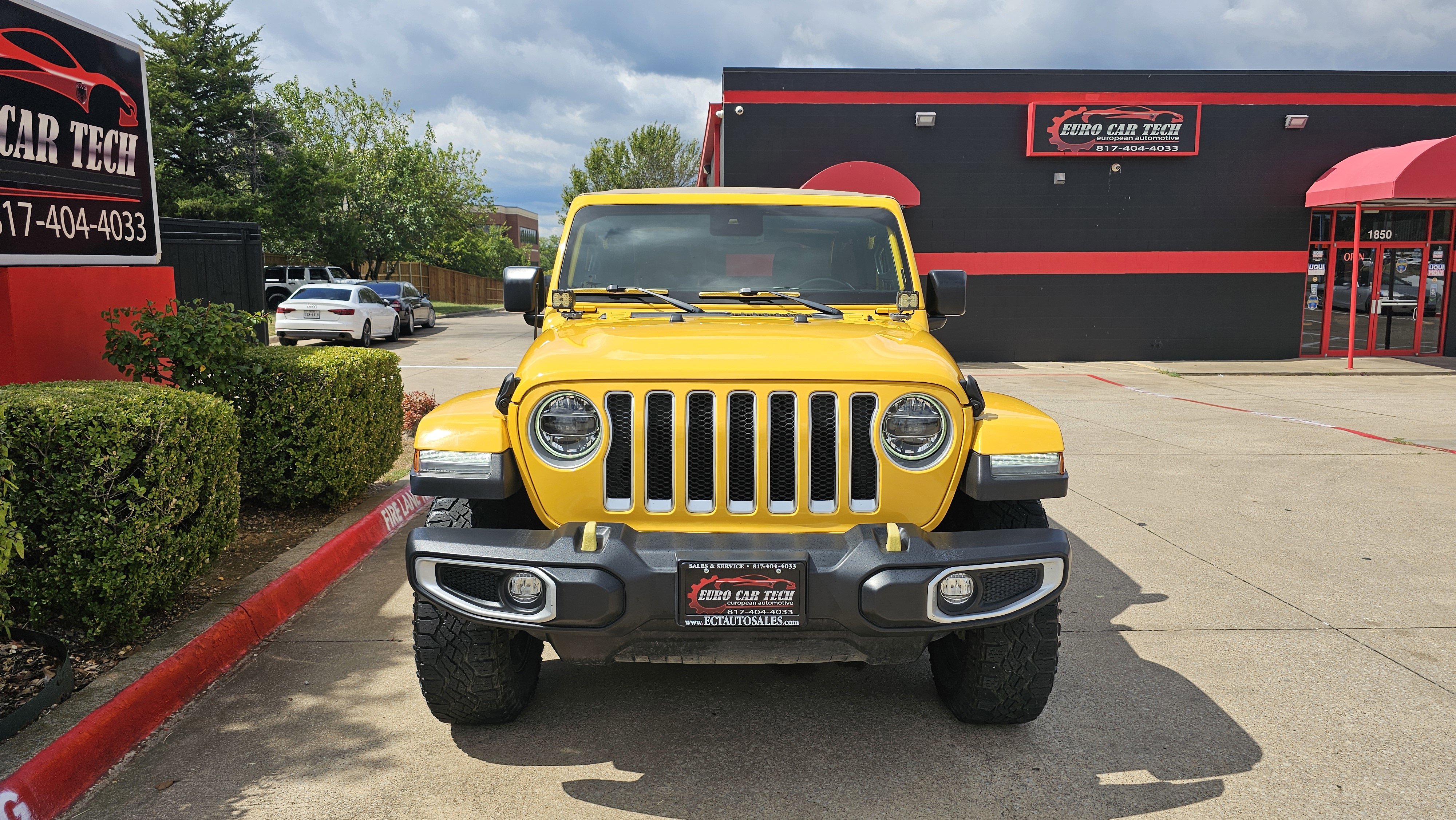 Used 2021 Jeep Wrangler Unlimited Sahara image 5