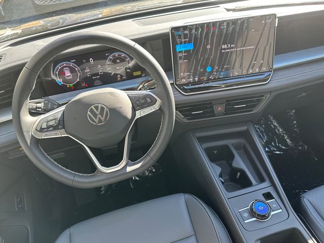 Used 2026 Volkswagen Tiguan SE FWD image 29