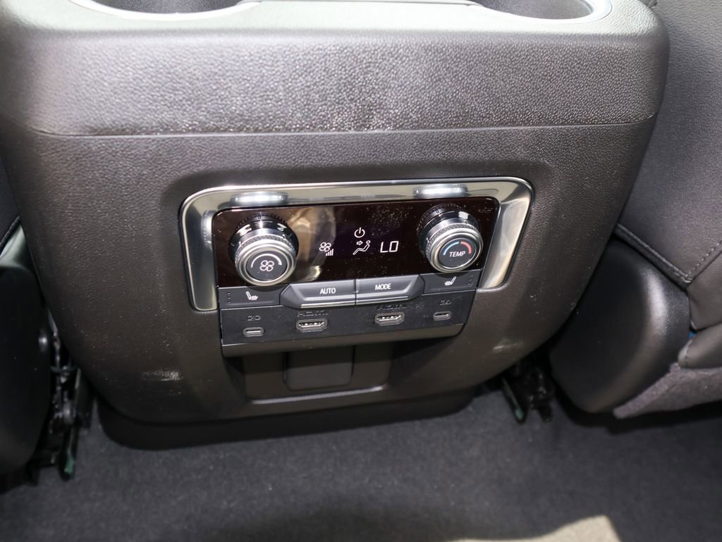 New 2026 GMC Yukon XL Elevation image 13