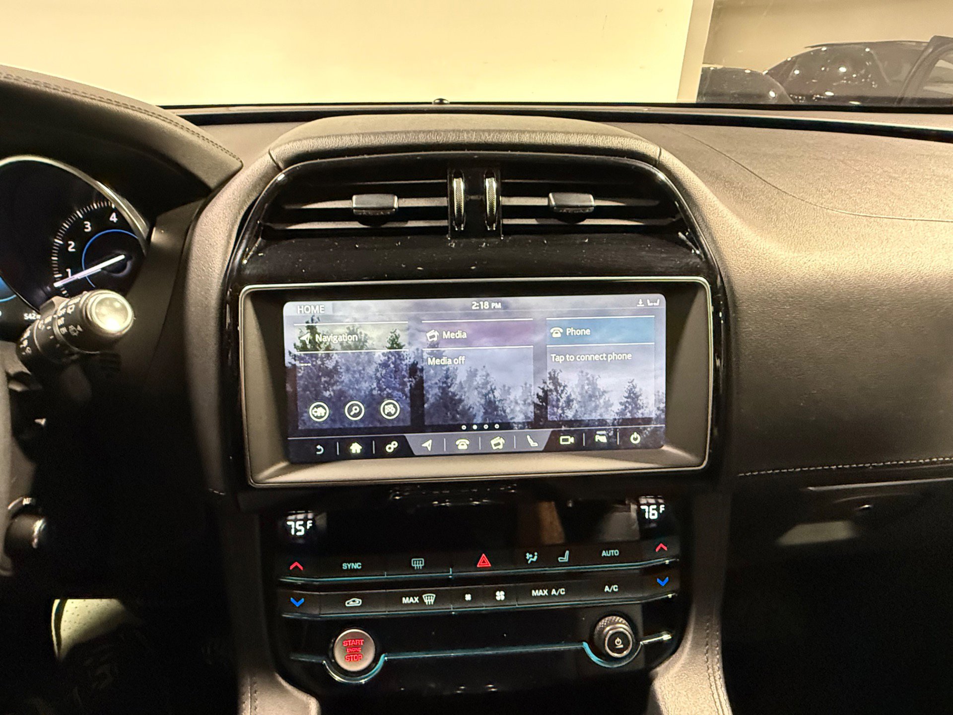 Used 2019 Jaguar F-PACE Prestige image 29