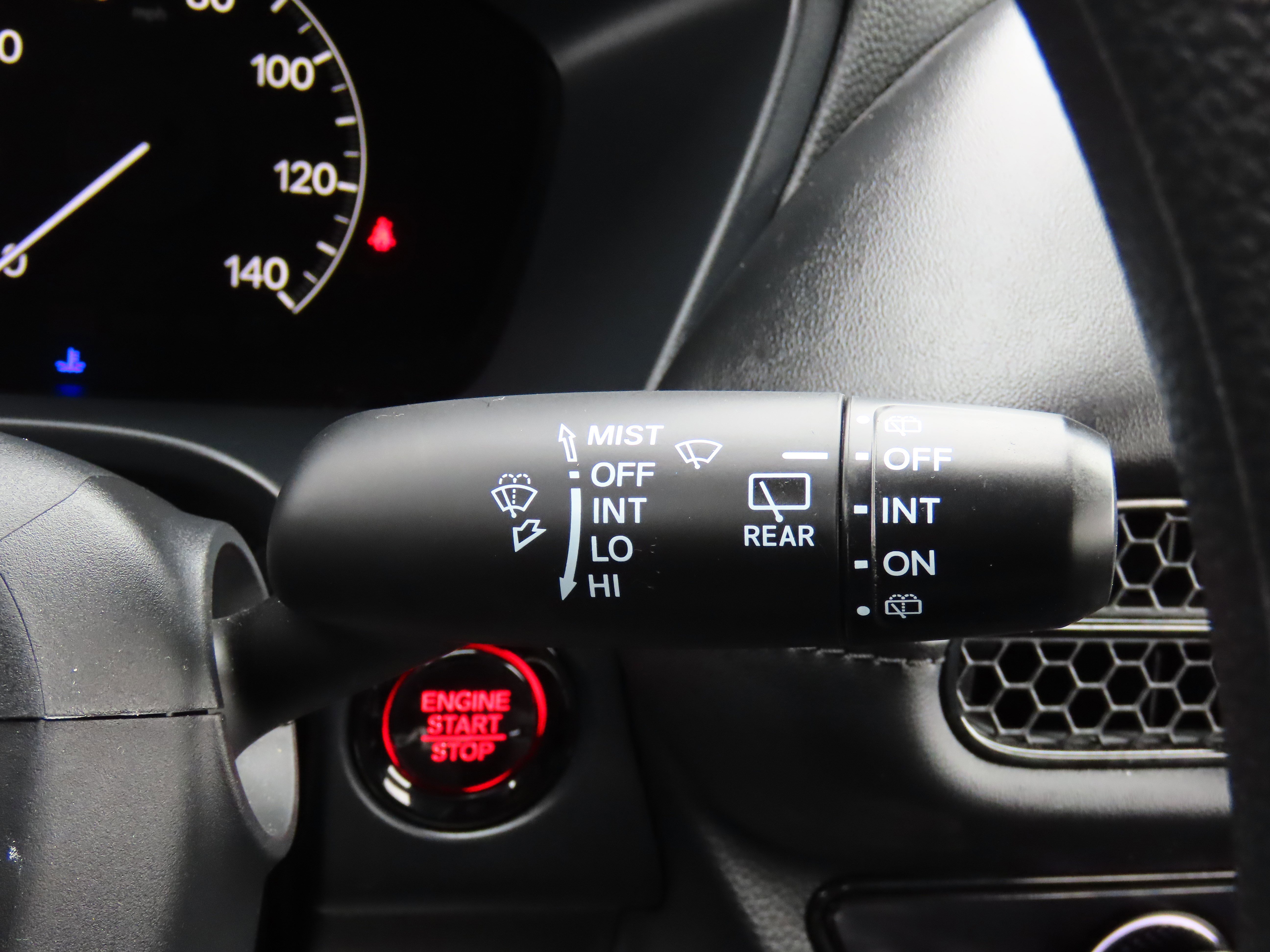 Used 2025 Honda HR-V LX image 33