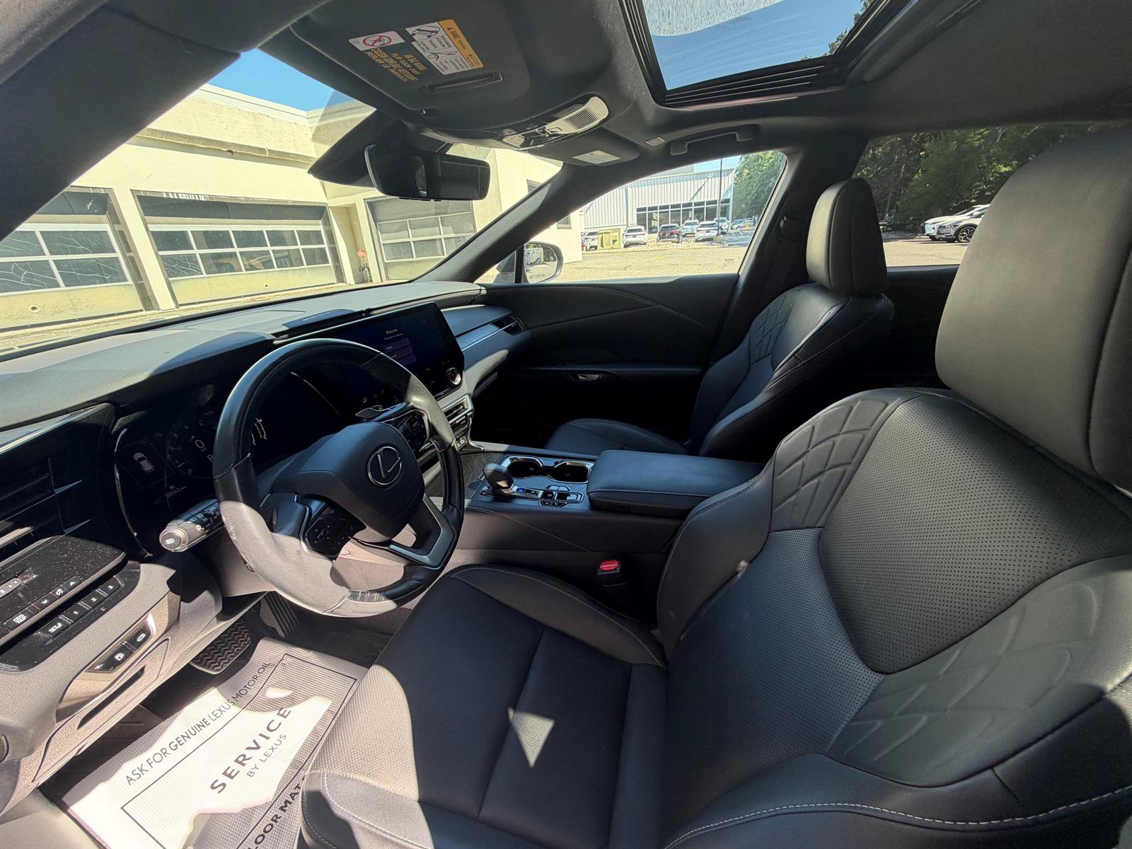 Certified 2024 Lexus RX 350 Premium w/ Accessory Package (P1) AWD/4WD image 2
