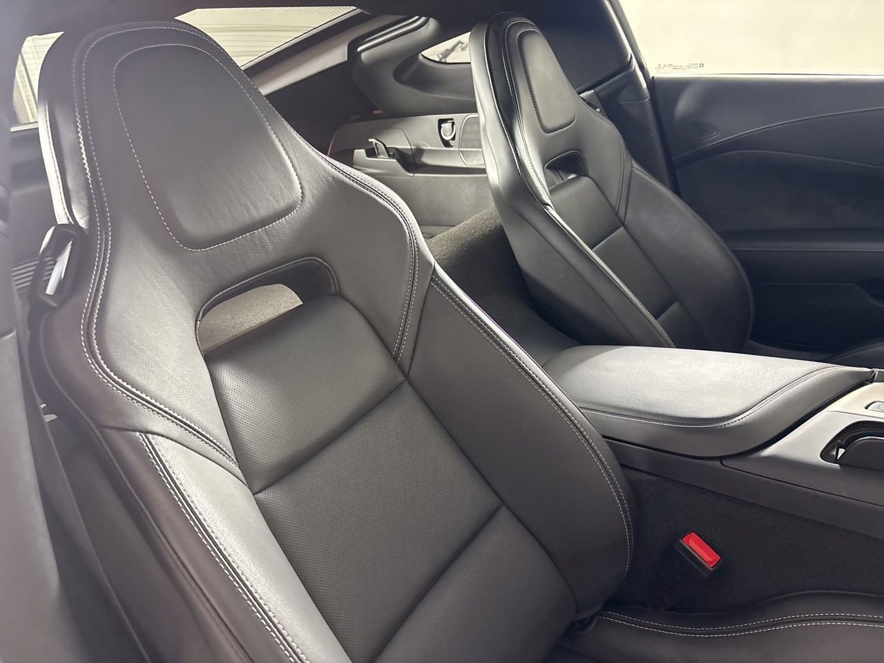 Used 2019 Chevrolet Corvette Stingray Coupe w/ 1LT image 21