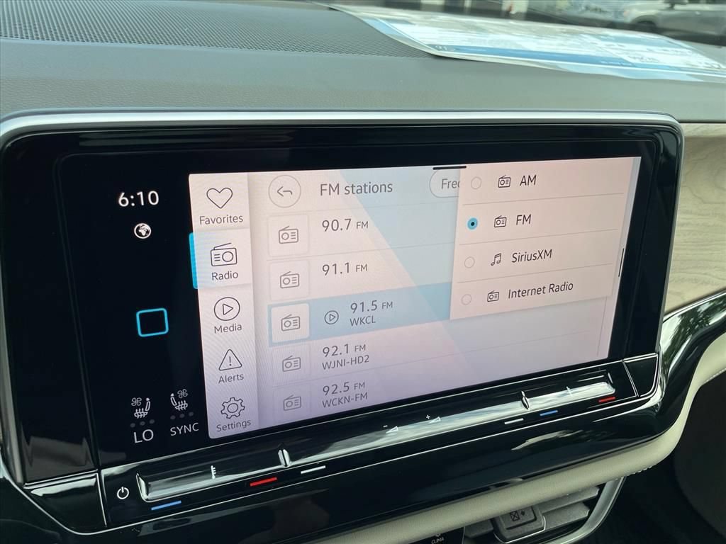 New 2026 Volkswagen Atlas SE FWD image 17