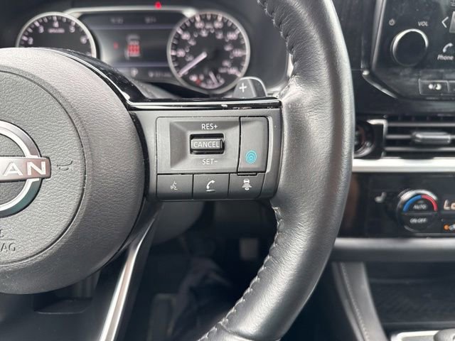 Used 2025 Nissan Pathfinder SL FWD image 31