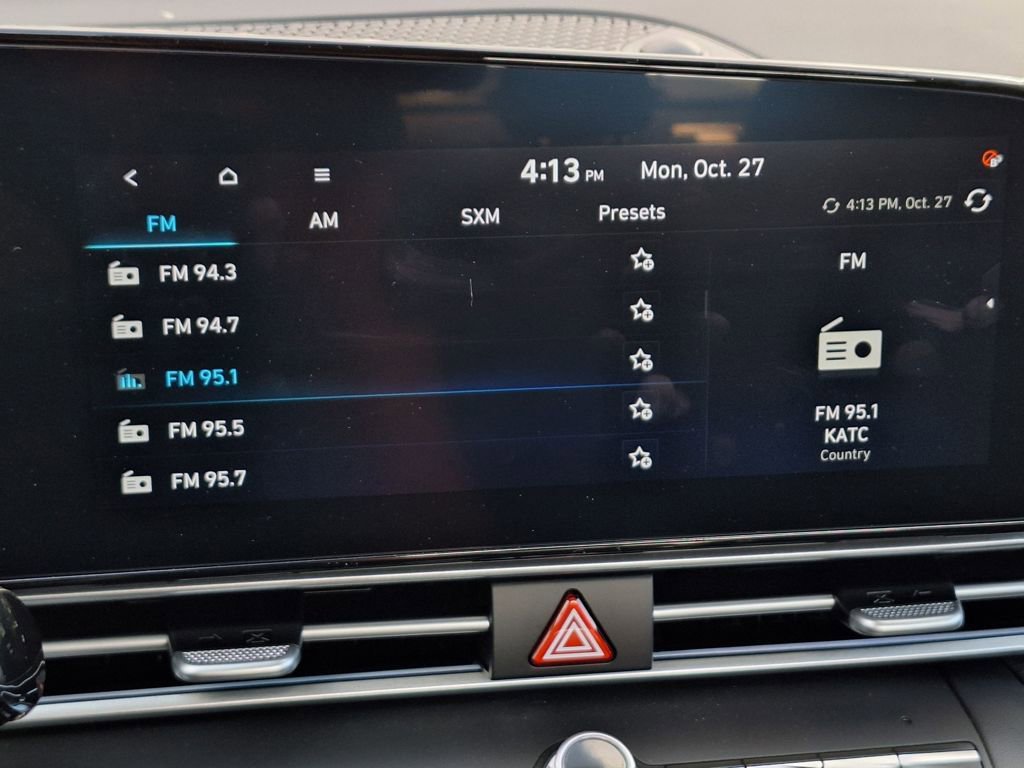 Used 2024 Hyundai Elantra SEL w/ Convenience Package image 17