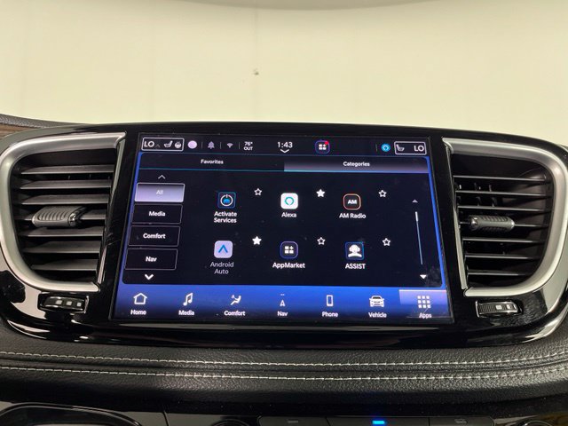 Used 2021 Chrysler Pacifica Limited FWD image 30