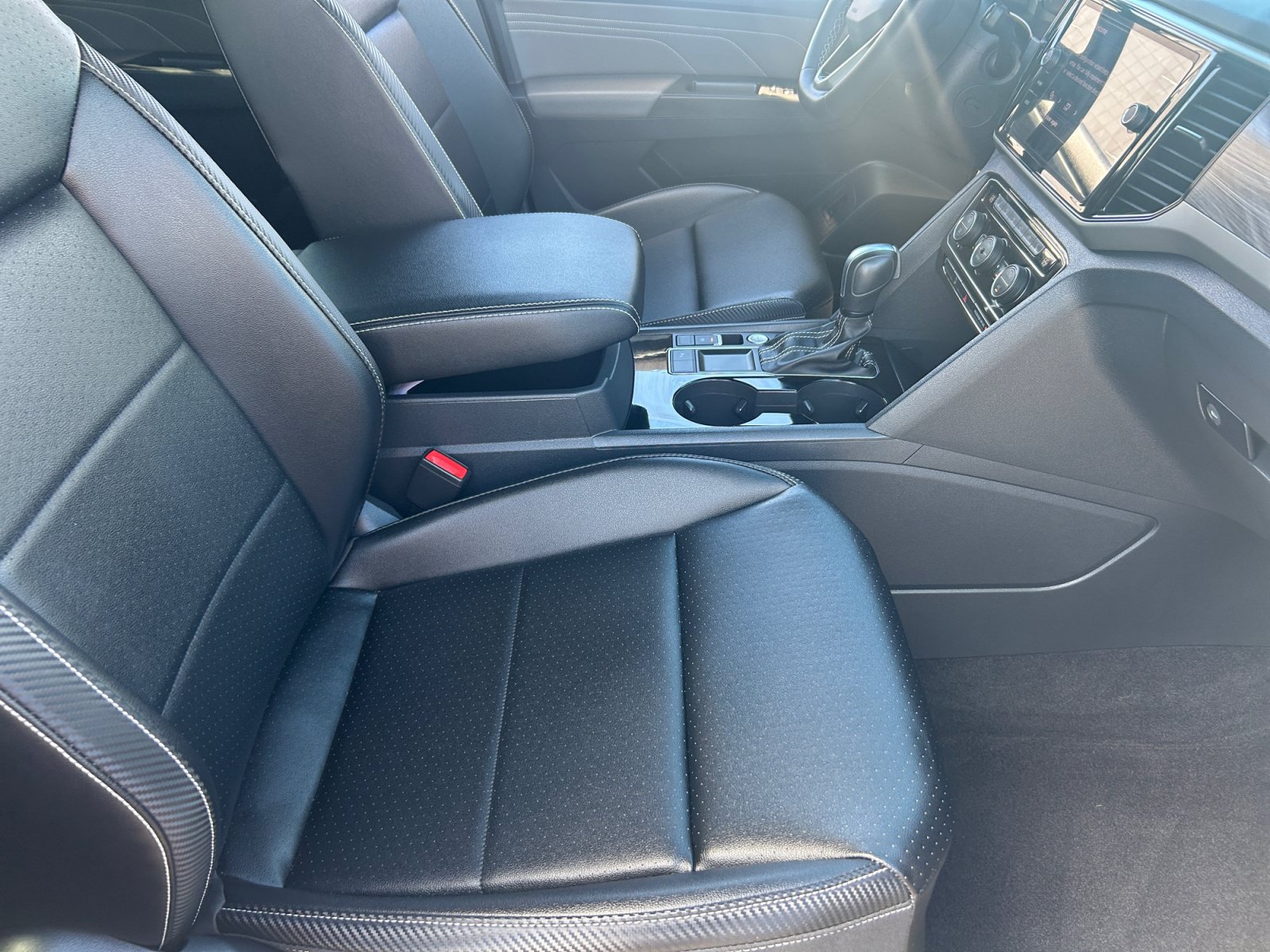 Used 2023 Volkswagen Atlas Cross Sport SE FWD image 18