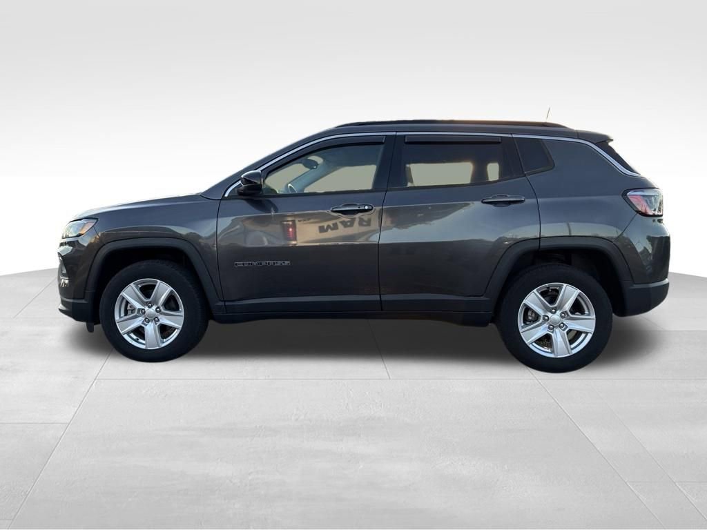 Used 2022 Jeep Compass Latitude AWD/4WD image 2