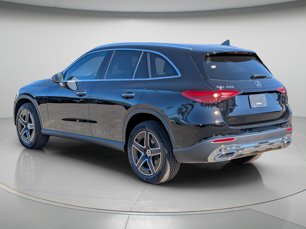 New 2027 Mercedes-Benz GLC 300 image 2