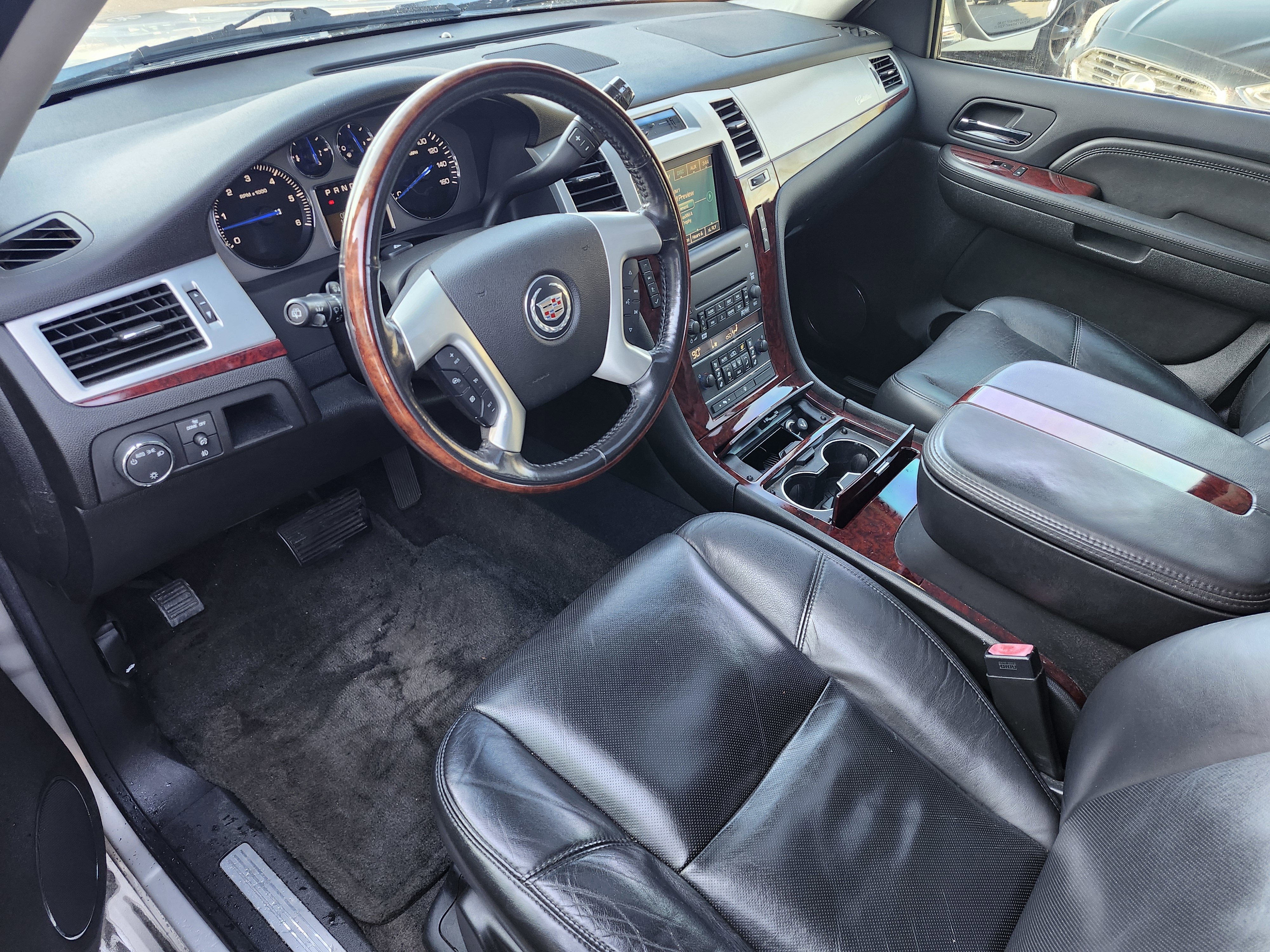 Used 2008 Cadillac Escalade AWD image 4