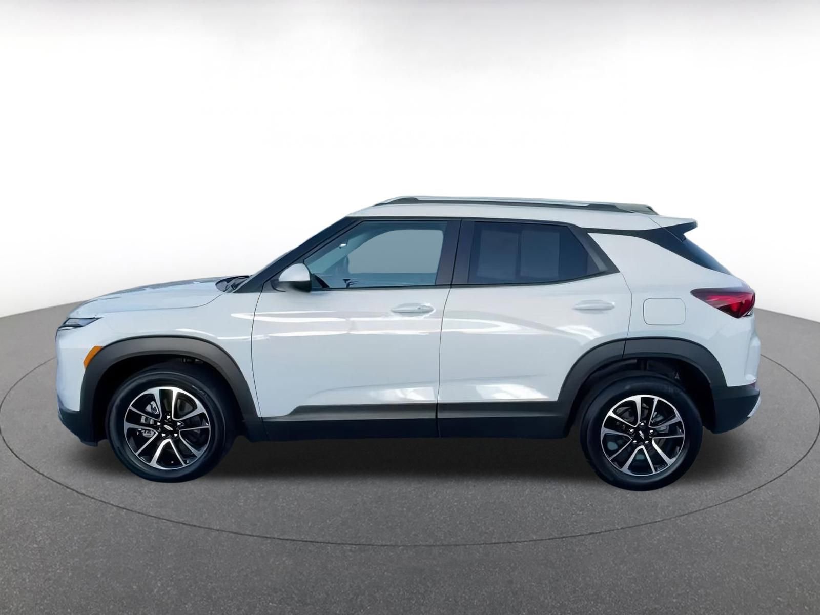 Used 2025 Chevrolet TrailBlazer LT image 9