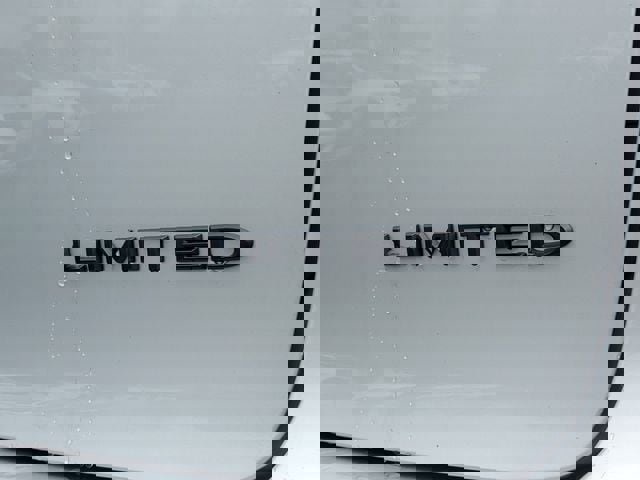 New 2026 Chrysler Pacifica Limited image 7