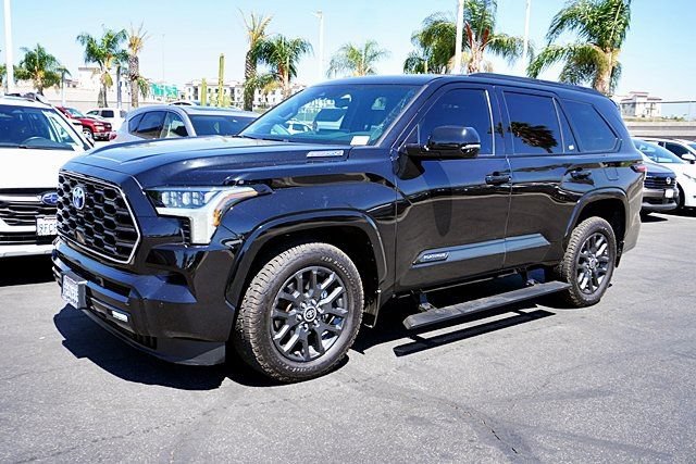 Used 2023 Toyota Sequoia Platinum AWD/4WD image 9