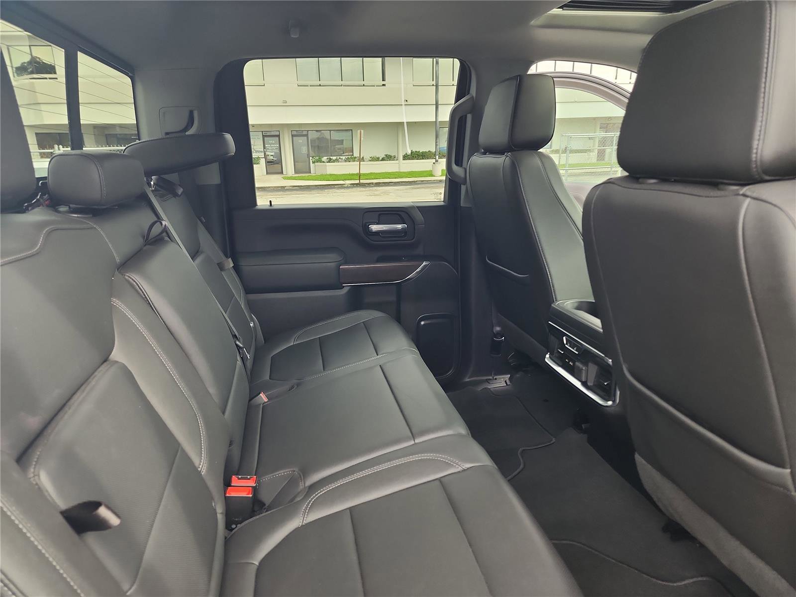 Used 2023 GMC Sierra 2500 SLT w/ SLT Convenience Package image 26