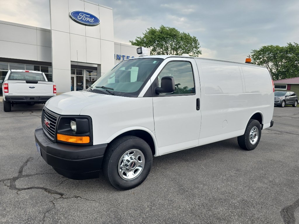 Used 2017 GMC Savana 2500 w/ All Terrain Package RWD image 2