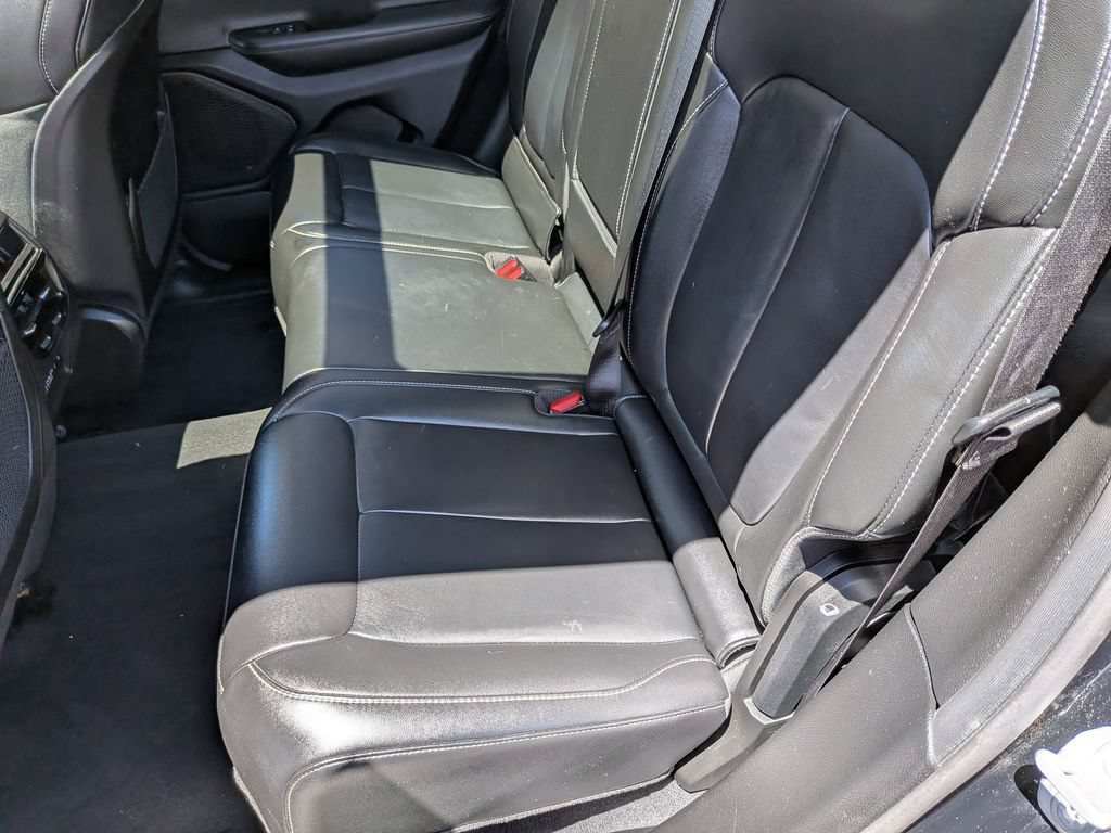 Used 2023 Jeep Grand Cherokee Limited AWD/4WD image 25