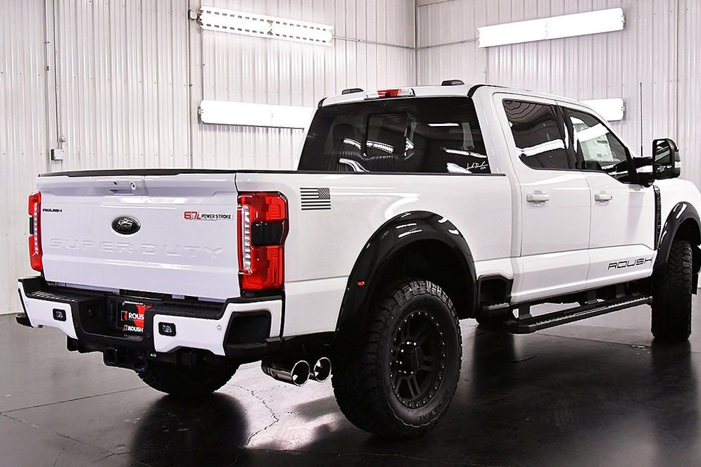 New 2026 Ford F250 Lariat w/ Black Appearance Package image 7