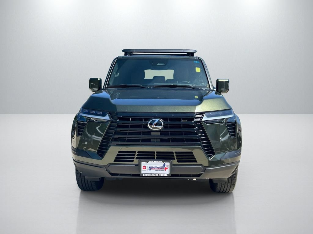 Used 2025 Lexus GX 550 w/ Accessory Package (2T) AWD/4WD image 2
