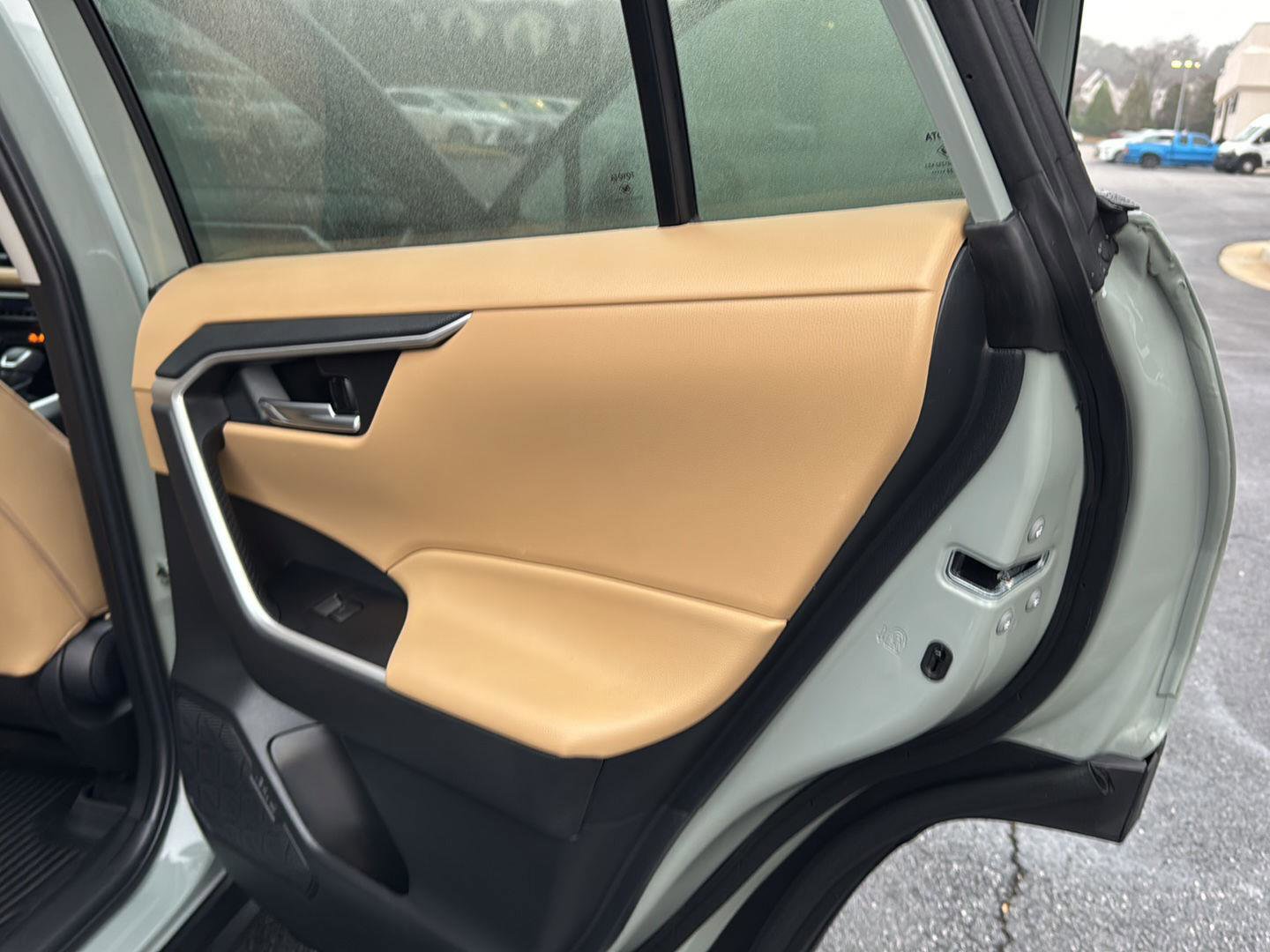 Used 2023 Toyota RAV4 XLE Premium image 13