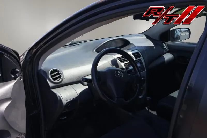 Used 2009 Toyota Yaris Sedan w/ Convenience Pkg FWD image 10