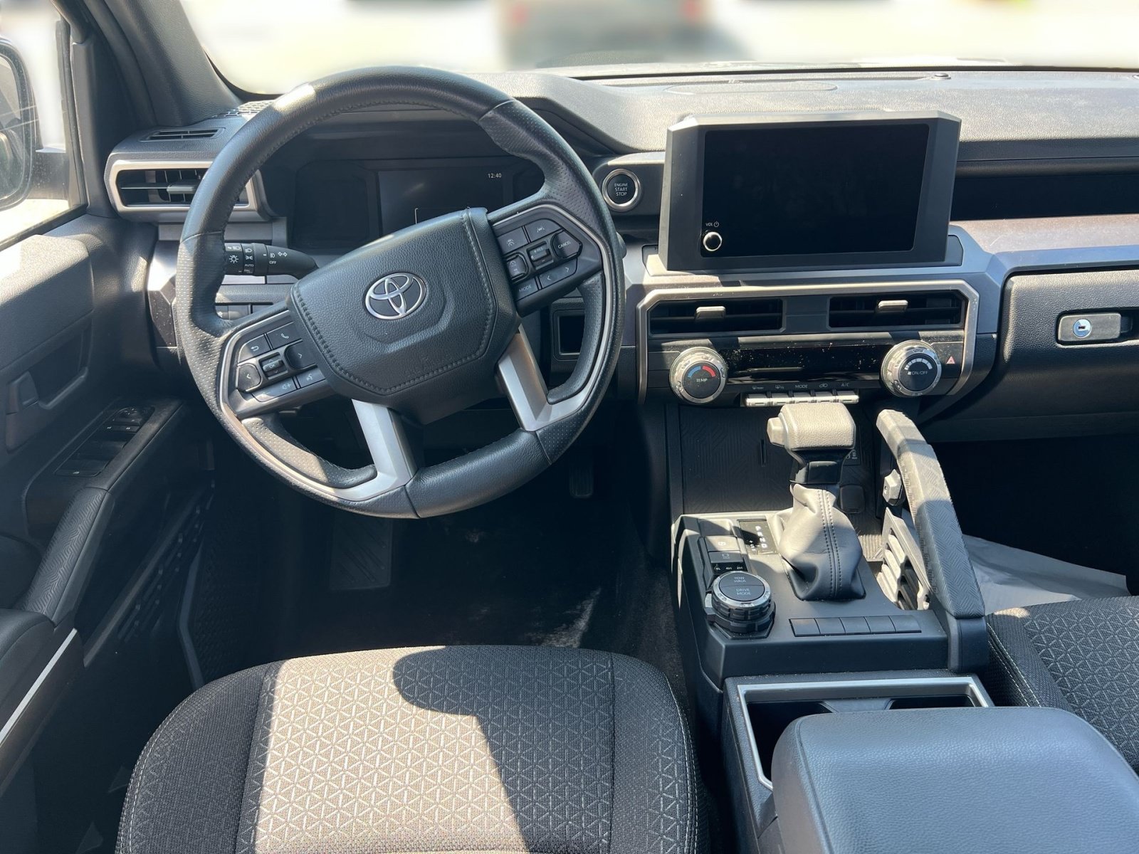 Used 2025 Toyota 4Runner SR5 AWD/4WD image 19