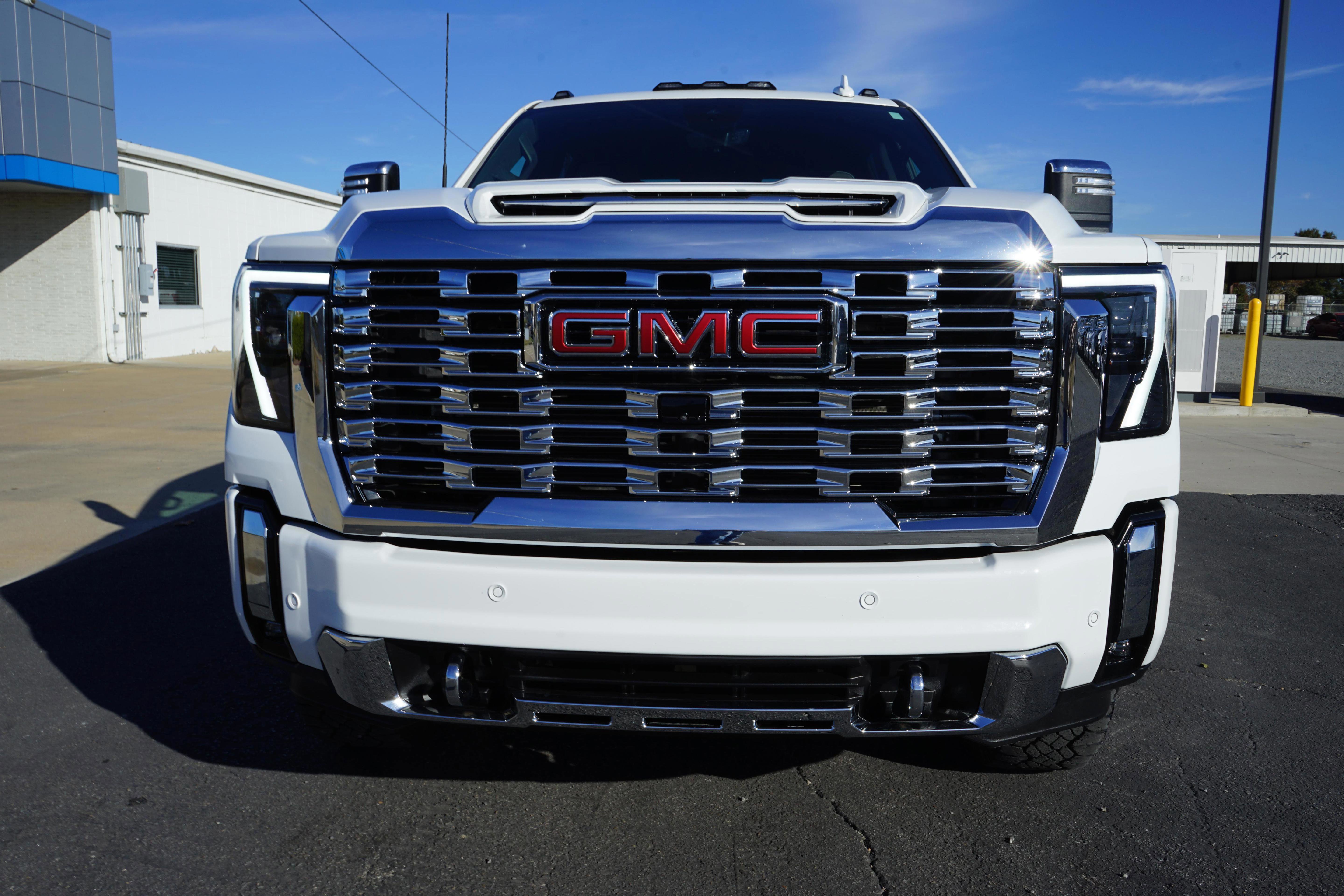 Used 2025 GMC Sierra 2500 Denali w/ Max Trailering Package image 8