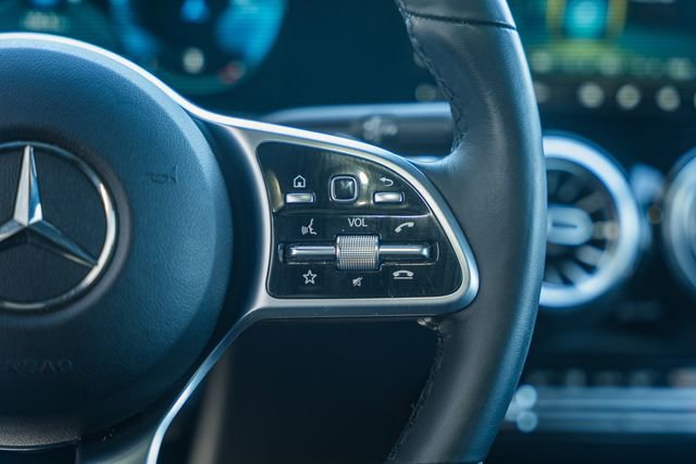 Used 2023 Mercedes-Benz GLB 250 4MATIC image 36