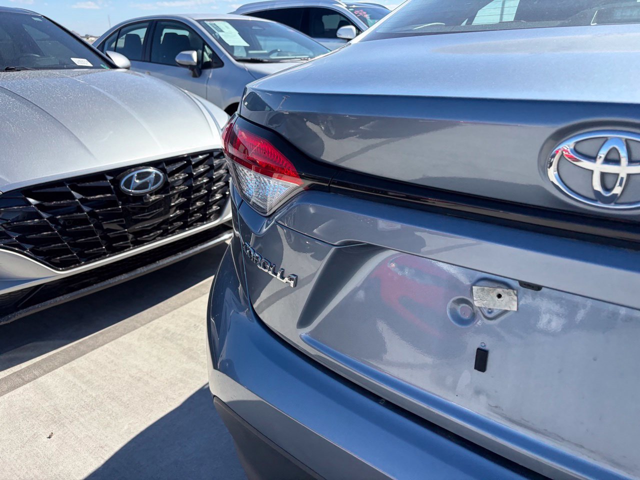 Used 2025 Toyota Corolla LE FWD image 5