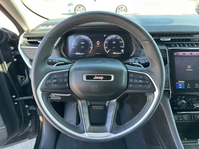 Used 2023 Jeep Grand Cherokee Limited w/ Black Appearance Package image 27