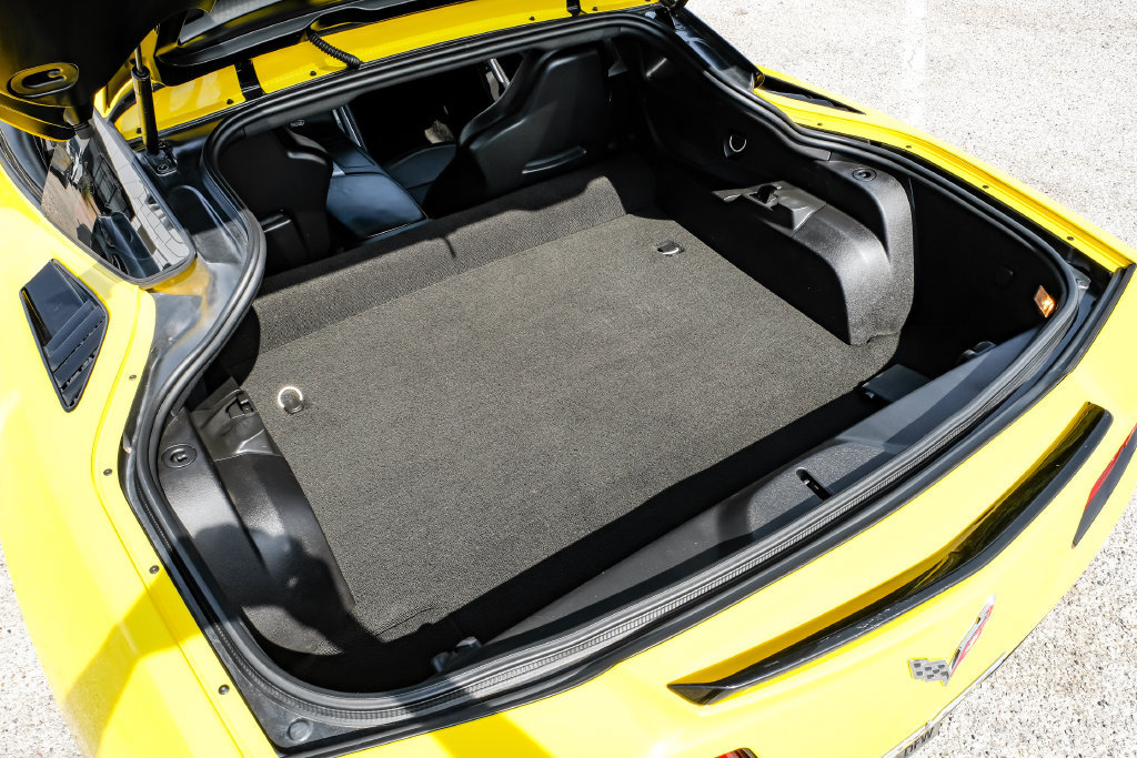 Used 2019 Chevrolet Corvette Stingray Coupe w/ 1LT RWD image 37