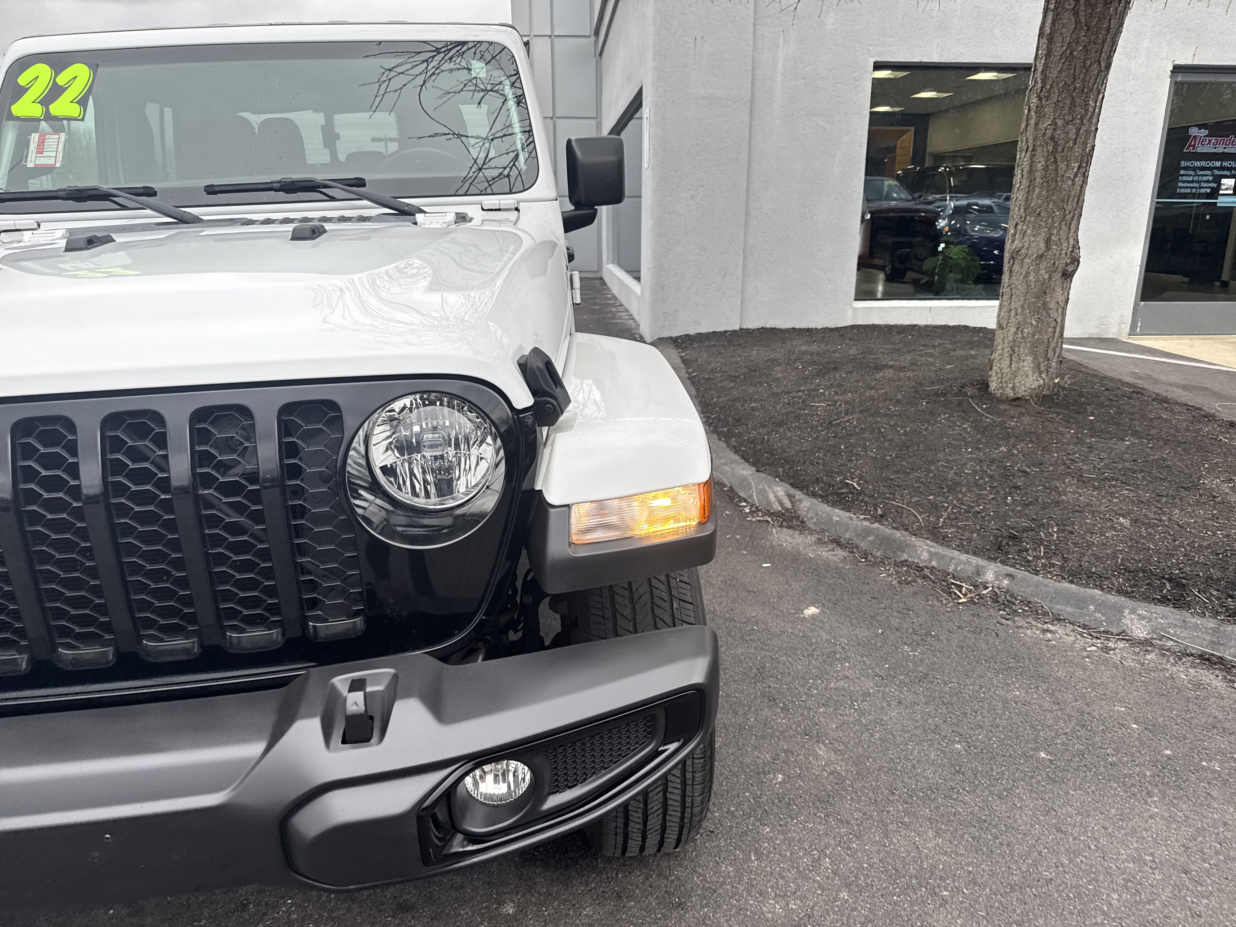 Used 2022 Jeep Gladiator Sport image 10