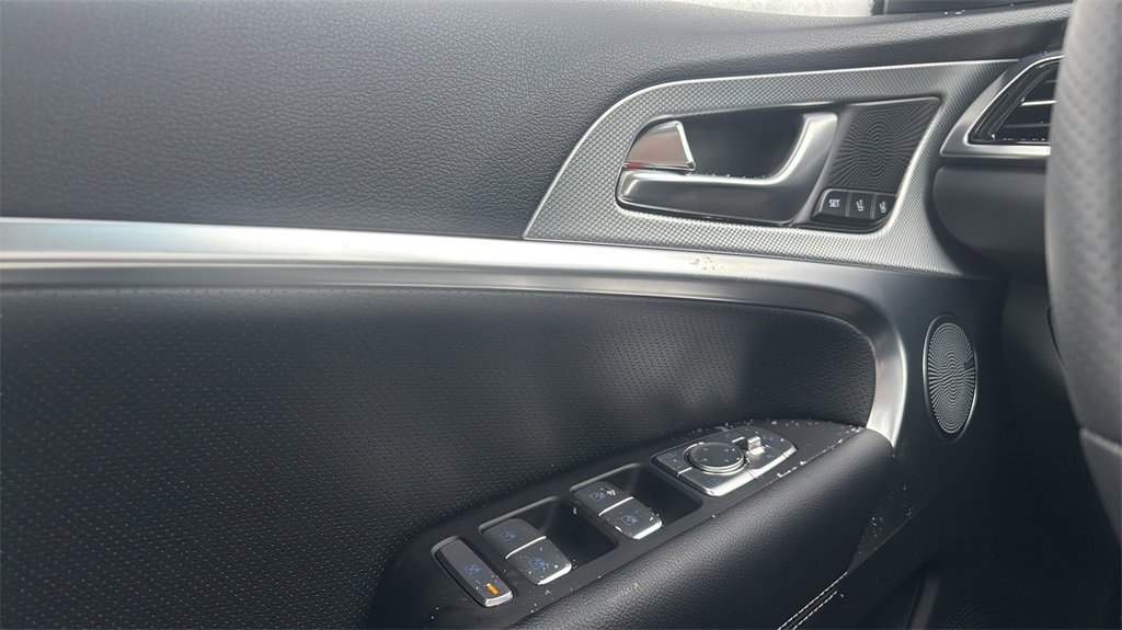 New 2026 Genesis G70 2.5T Prestige image 16