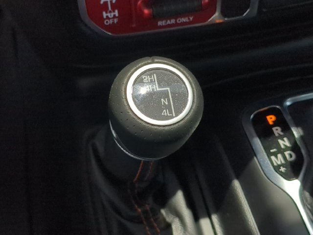 Used 2022 Jeep Gladiator Mojave w/ LED Lighting Group AWD/4WD image 28