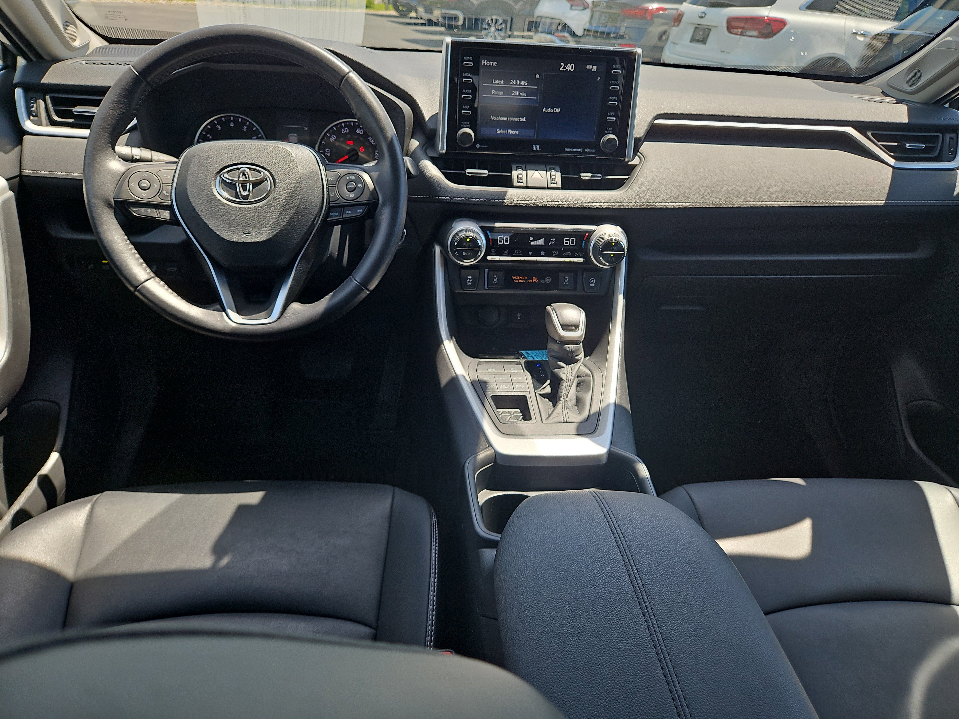 Used 2021 Toyota RAV4 XLE Premium AWD/4WD image 8