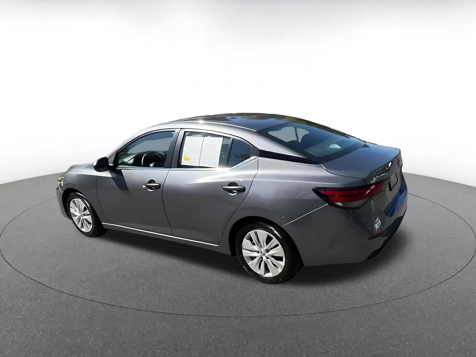 Used 2025 Nissan Sentra S FWD image 9