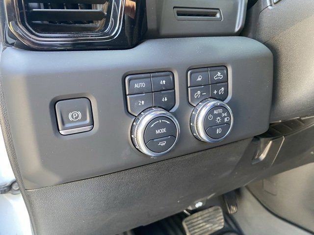 Used 2024 GMC Sierra 2500 AT4 w/ AT4 Preferred Package image 21