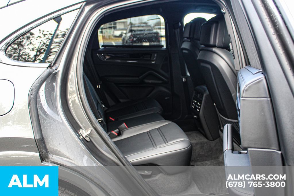 Used 2025 Porsche Cayenne GTS w/ Technology Package image 16