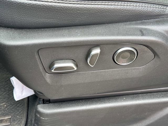 Used 2025 GMC Yukon Denali image 30