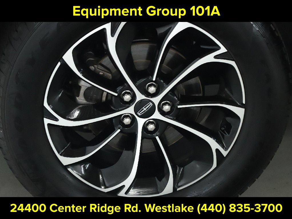 Used 2025 Lincoln Nautilus Premier AWD/4WD image 12