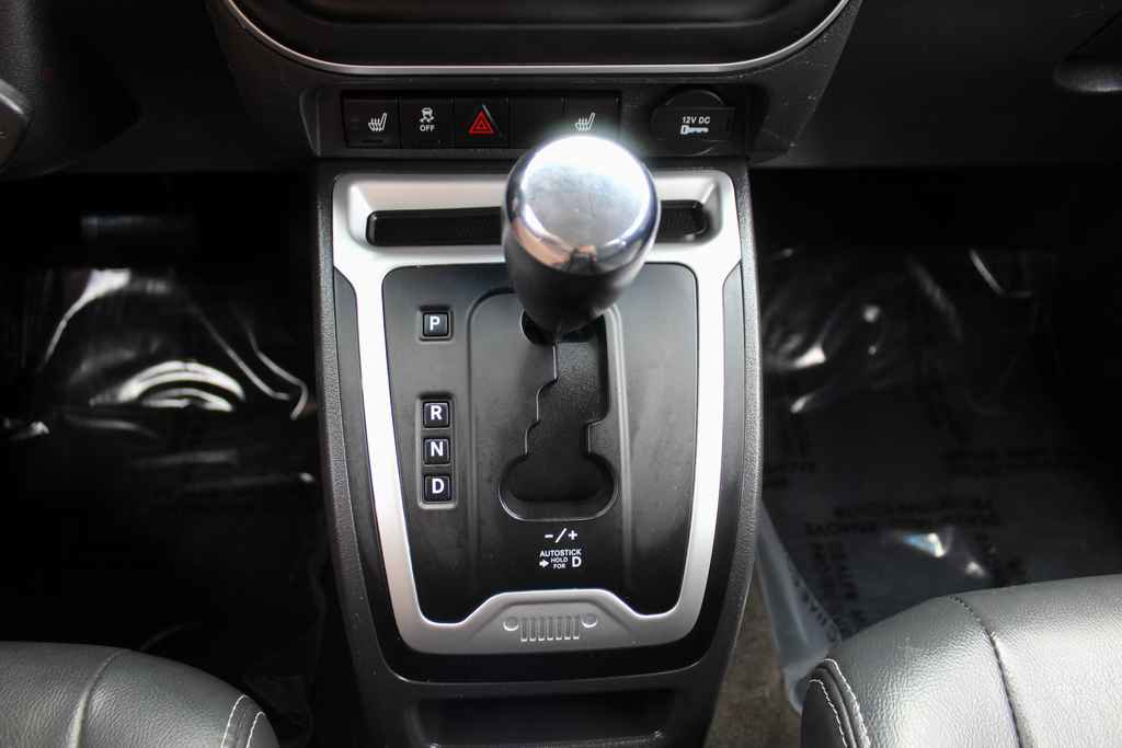 Used 2017 Jeep Compass Latitude FWD image 22